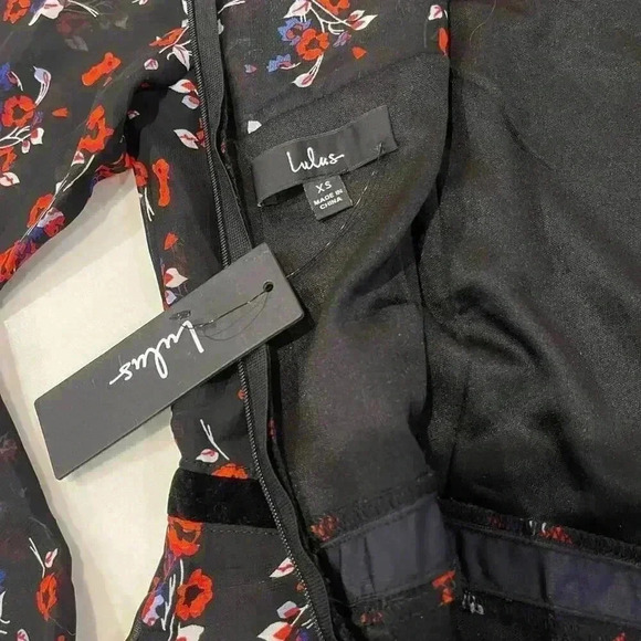 Lulus NWT Floral to See Black Floral Print Long Sleeve Mini Dress Womens Size XS - Picture 6 of 8